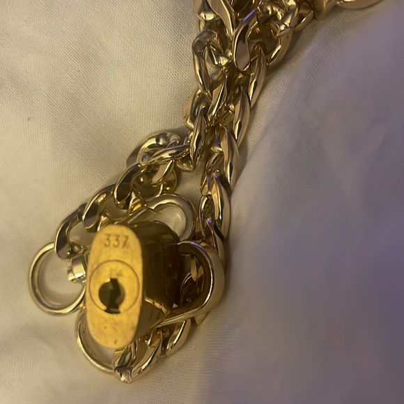 Louis Vuitton Authentic key and lock with brass chain. - Picture 8 of 9